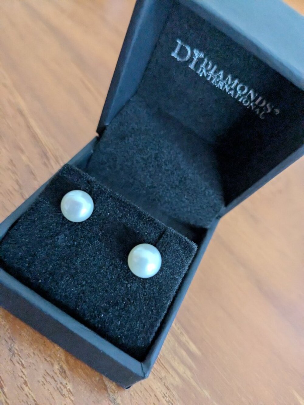 NEW Classic Luminous Stud Earrings Timeless Elegant with Gift Box